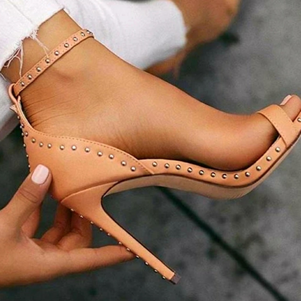 Sexy stiletto pumps